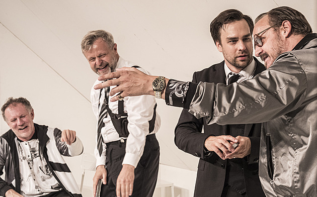 RECENZE: Smějí se i fackují. Rychlý a další Hráči lehce naznačili zlaté časy Činoheráku