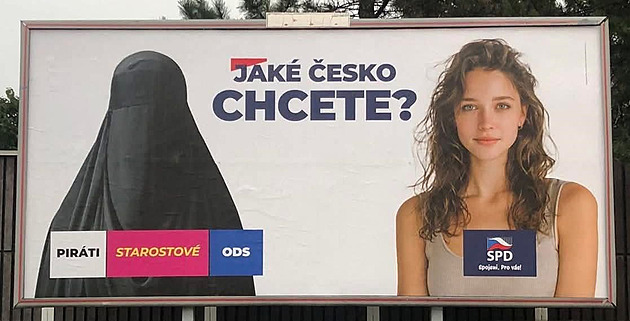 Pevnost Česko! SPD slibuje vojáky na hranicích, billboard opisuje ve Španělsku