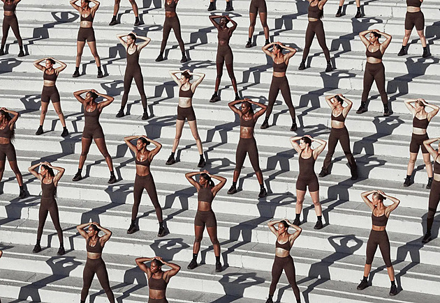 Nike a SKIMS spojily síly. Spolupráce značek chce vytvořit nový standard oblečení