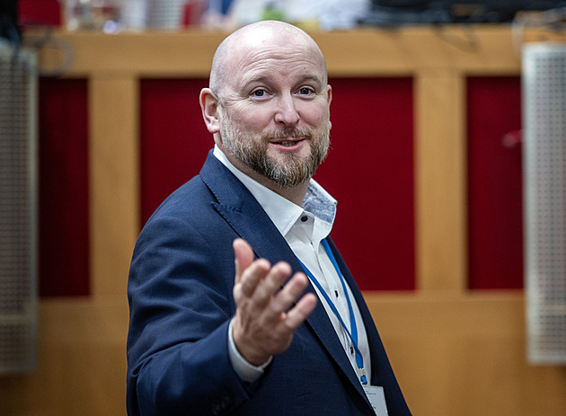 Policie nezahájila stíhání exředitele magistrátu Prahy kvůli parkovacím kartám