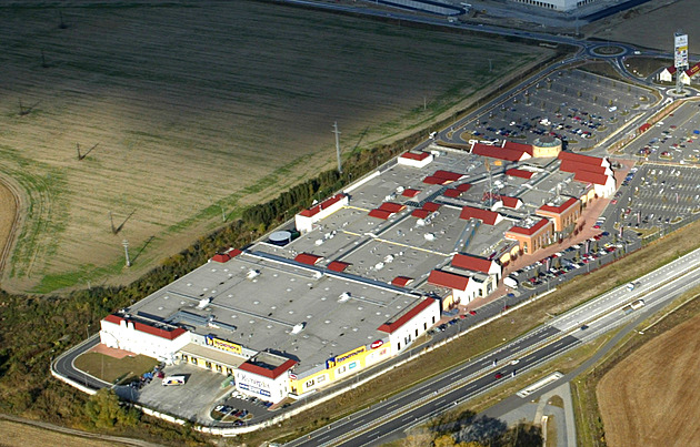 Obchodní centrum Olympia Olomouc koupila skupina Redstone miliardáře Morávka