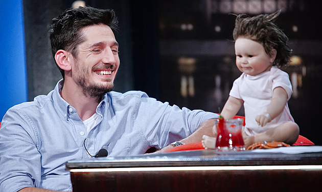 Nejhorší na mých videích je ta panenka, říká lékař-influencer Cyril Děckař