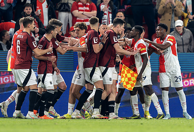 ONLINE: Sparta - Slavia, Haraslín jen na lavičce, do hostující sestavy se vrací Bořil