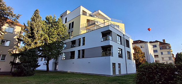 Pražské sídliště v Budějovicích se mění. Obyvatelé ale bojují s developery