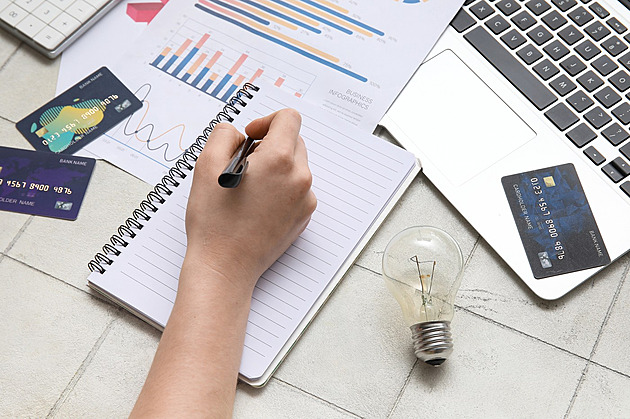 Vyúčtování mi dal majitel bytu na kusu papíru. Co dělat, když je vše špatně?