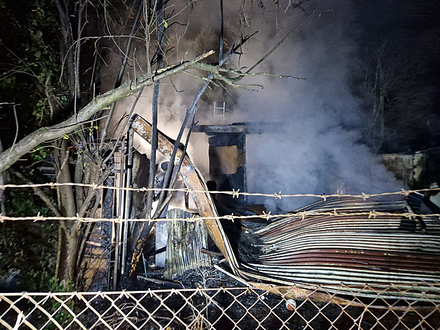 Zachránil hořícího muže, sám se při tom pořezal. Rybáři hrdinsky zasáhli při požáru