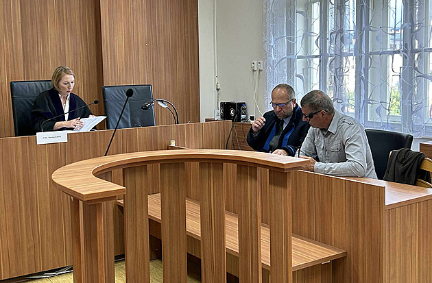 Shořelý krumlovský bazén už bourají. Muž za jeho zapálení patrně dostane podmínku