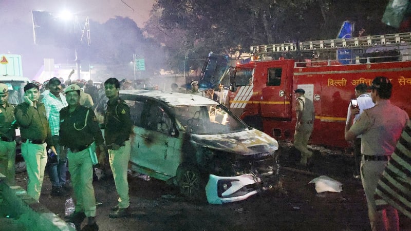 Tragédie u metra: Výbuch v Dillí  zabil nejméně osm lidí. Děsivé následky zachytila kamera