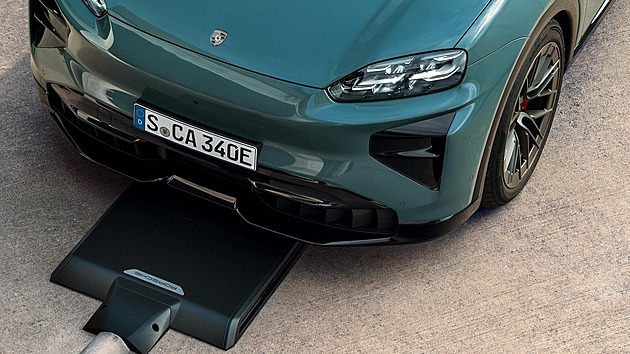 Nejvýkonnější porsche dobije i bez kabelů. Nový cayenne vyvíjela Češka