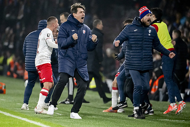 Trousilův hattrick na Letné i nevěřící Patrák. Jak Pardubice dokráčely k senzaci