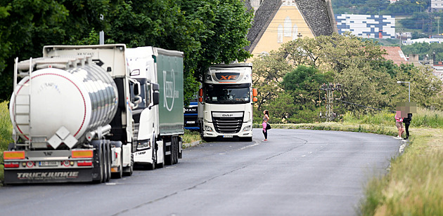 Dívku z polepšovny trojice nutila k prostituci, denně měla i patnáct zákazníků