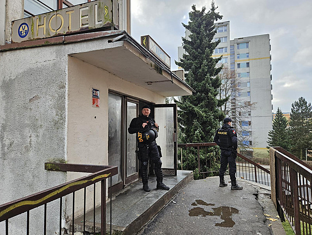 Incident na problémové ubytovně. Po útoku mladíka zůstal vážně zraněný
