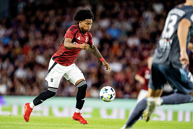 Skvělé akce i červené karty. Preciado opustil Spartu a přestoupil do Brazílie