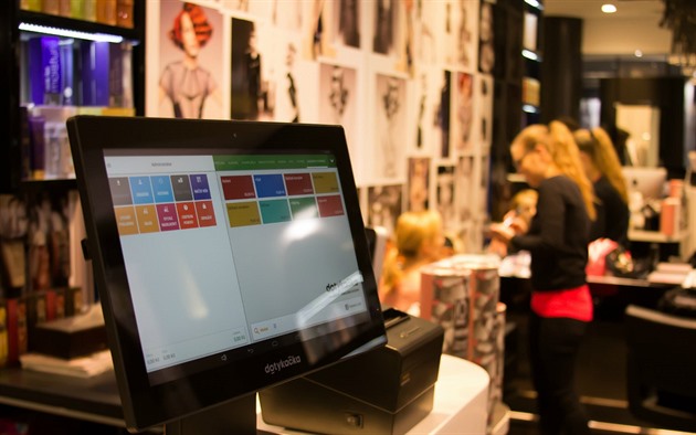 Restaurace vítají EET i nižší daň na nealko. Výrobci ji chtějí protlačit i v obchodech