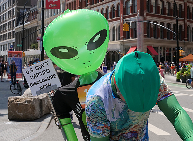 Trump nařídí zveřejnění spisů o mimozemšťanech. Obama vyzradil tajemství, tvrdí