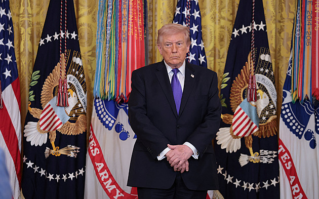 ONLINE: Trump ohlásil novou vlnu velkých útoků. Katar sestřelil dva bombardéry