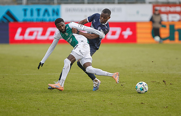 Alégué bude pykat za úder hlavou. Trest po chybném vyloučení komise nezrušila
