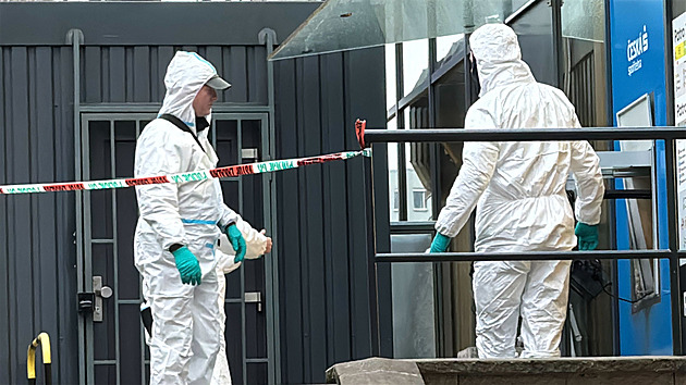 Z vyloupených bankomatů zmizely miliony, pachatelé ujeli na elektrokoloběžkách