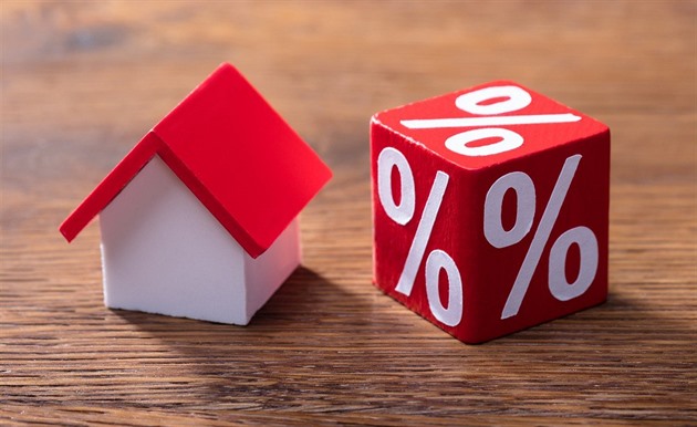 Banky reagují na napětí ve světě, hypotéky prudce zdražily. Jaký bude další vývoj?