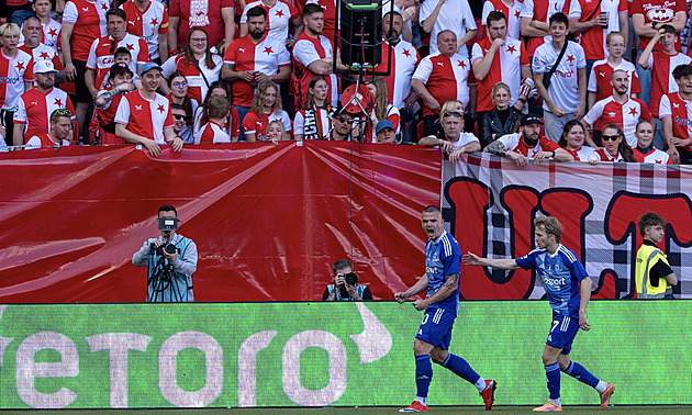Slavia - Olomouc 2:1, obrat a titul je blíž, v závěru rozhodl Moses tečovanou střelou