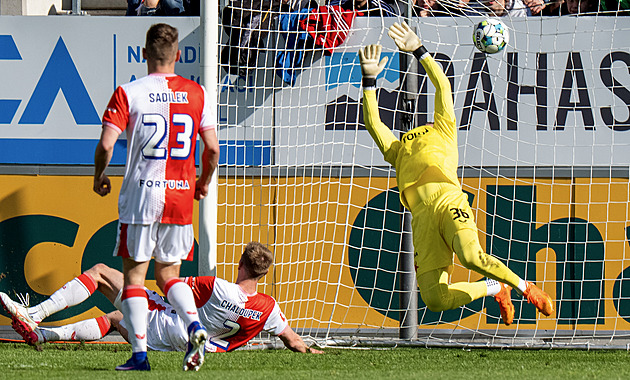 ONLINE: Hradec Kr. - Slavia 2:0, hrubka Chaloupka, vedení zvyšuje Darida