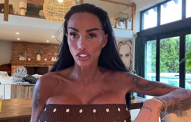 Únos, nebo podvod? Manžel Katie Price je nezvěstný, prý byl ale aktivní na síti