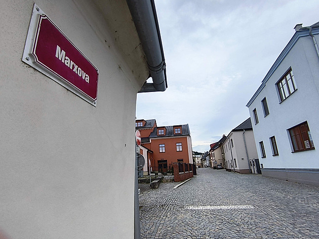 Marx odolal. Snaha přejmenovat jeho ulici  ve městě skončila neúspěchem
