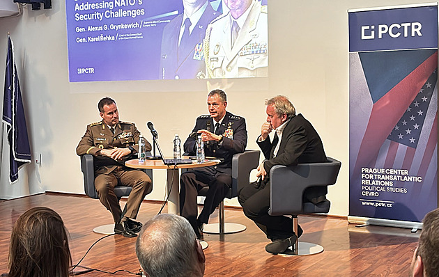 Česká těžká brigáda je kriticky důležitá, apeloval vrchní velitel sil NATO