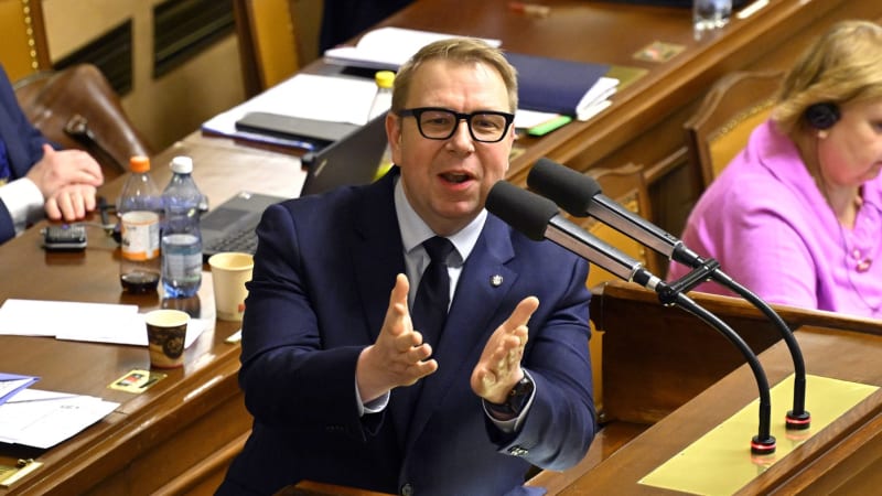 Vyšší rodičovská dostala zelenou, rozhodla Sněmovna. Poslanci teď řeší, koho se bude týkat
