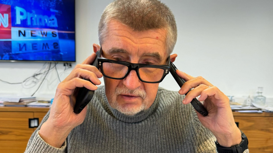 Premiér Babiš znovu řeší mobily ve školách. Musíme to změnit, burcuje veřejnost
