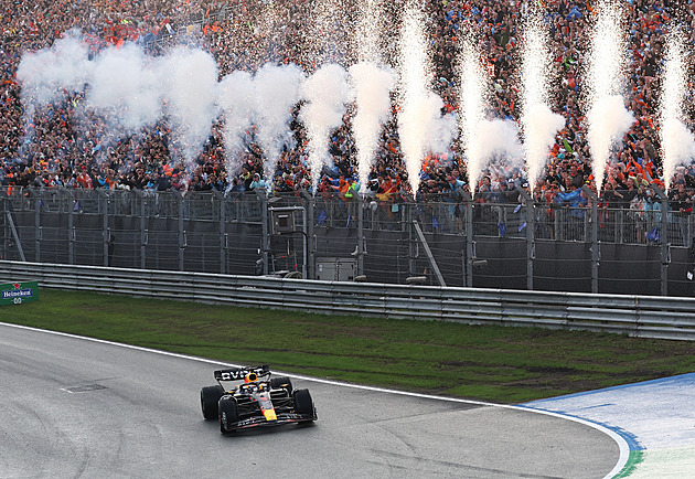 Slavné momenty F1 v Zandvoortu: Zoufalá snaha o záchranu i Laudův poslední triumf